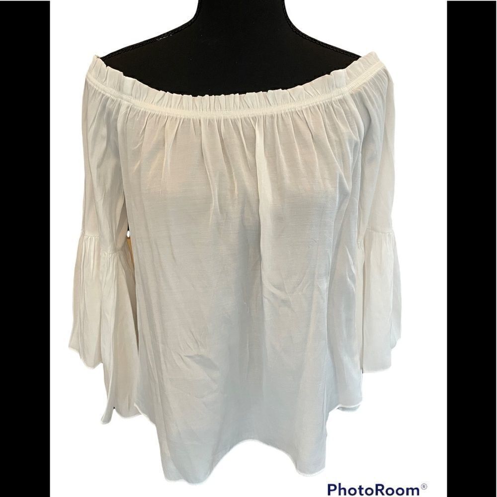New with tags Active USA Love Culture off white off shoulder bell sleeve top, M